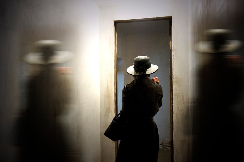 Black Hat SEO Techniques | 14 lists to Avoid! 3 black hat girl - seo tactics