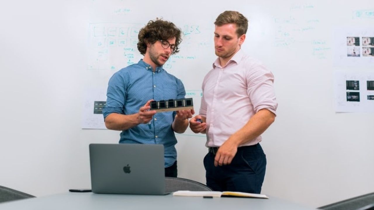 Mr g From Wpgio What Does A Customer Service Engineer Do 5 Things To 