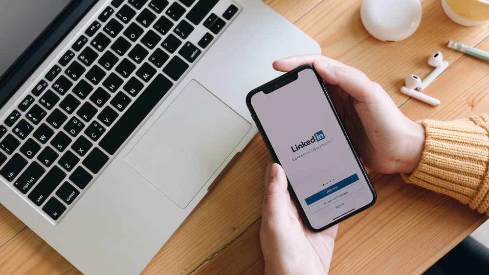 How to Endorse Someone on LinkedIn: The Complete Guide 2 How to Endorse Someone on LinkedIn: The Complete Guide 1
