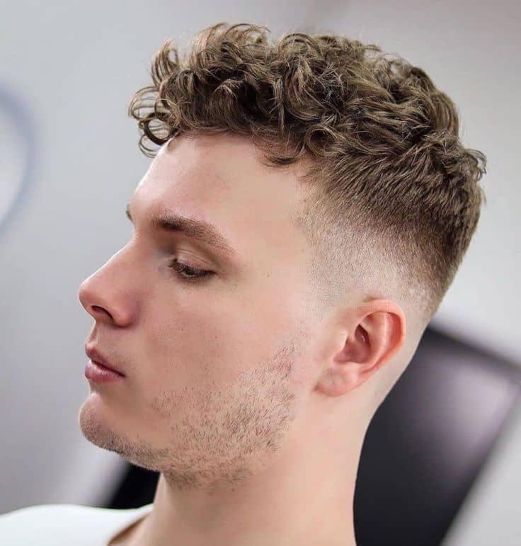 Best Men's Short Haircuts with Curly Hair: A Trendy Guide