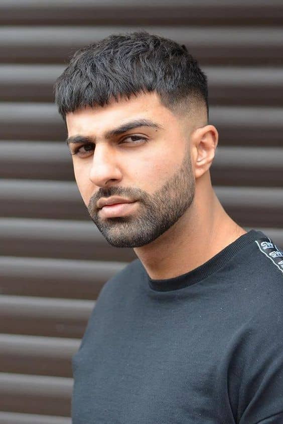 Best Trending Oval Face Hairstyle For Men