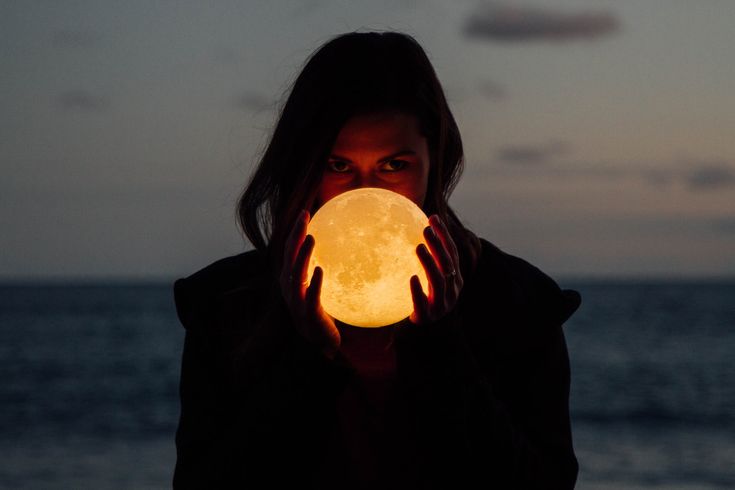 Full Moon Manifestation Ritual: How to Harness Lunar Energy 4