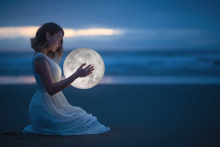 Full Moon Manifestation Ritual: How to Harness Lunar Energy 5